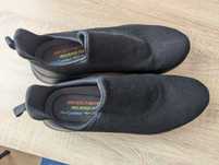 Skechers relaxed fit взуття
