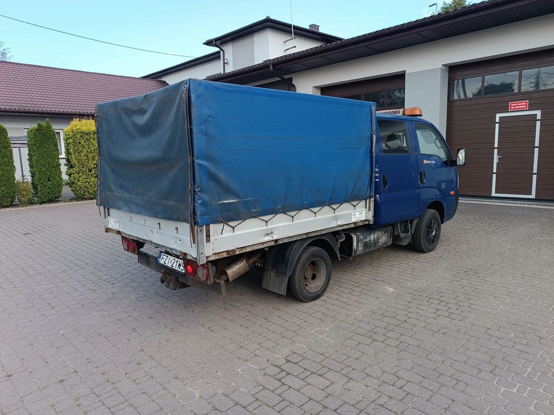 Kia K2500  Salon Polska, 6 osobowy, plandeka, skrzynia, doka, belka świetlna, hak