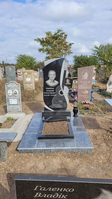 Памятники гранитные
