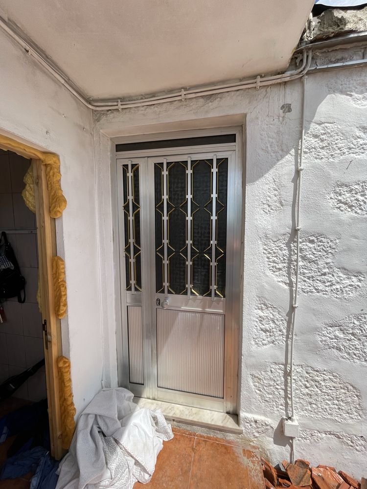 2 Portas NOVAS.