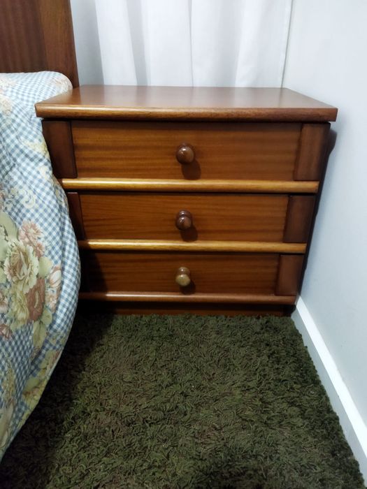 Mobilia de quarto de casal completa