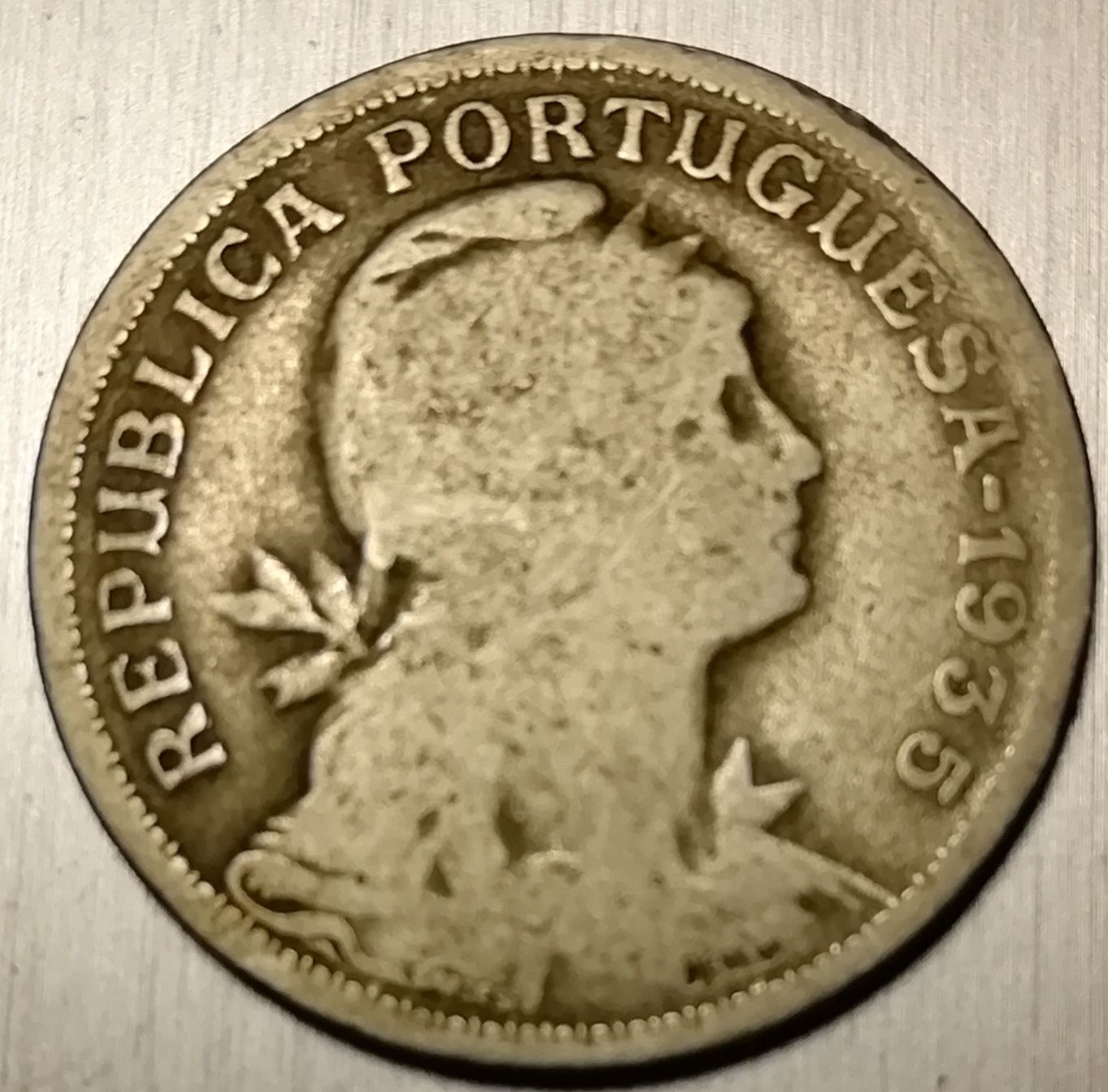 Moeda 50 centavos 1935, muito rara e bem estimada.