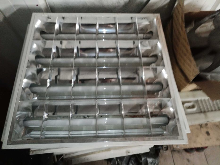 lampa kaseton sufitowy rastrowy liht 4 świetlówki