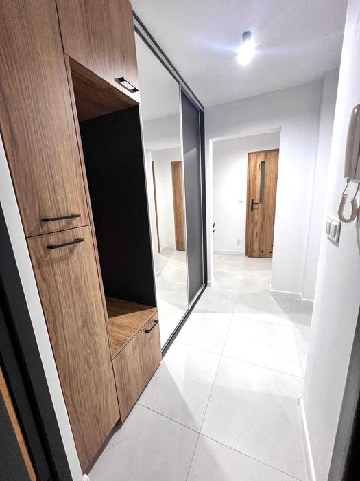 Retkinia.Winda od parteru.Po remoncie.Balkon.Widok na miasto