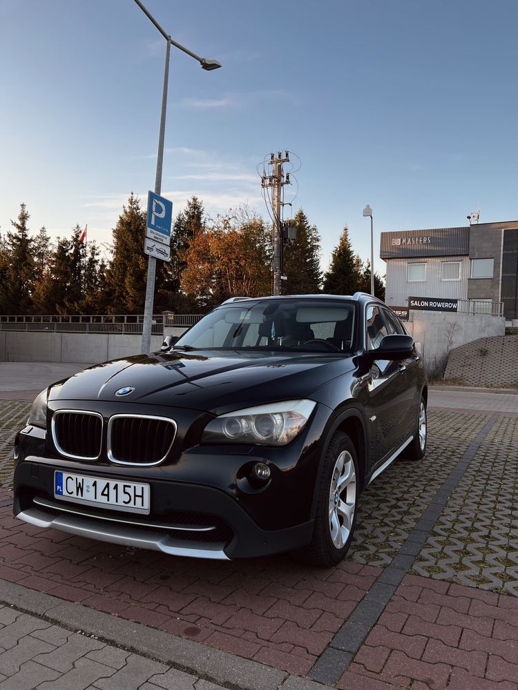 BMW X1 2012 automat naped 4x4 panoramiczny dach czarny