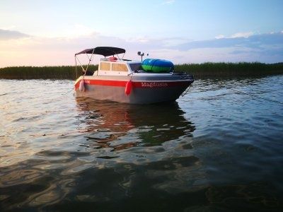 Łódz motorową  z silnikiem yamaha  40hp L