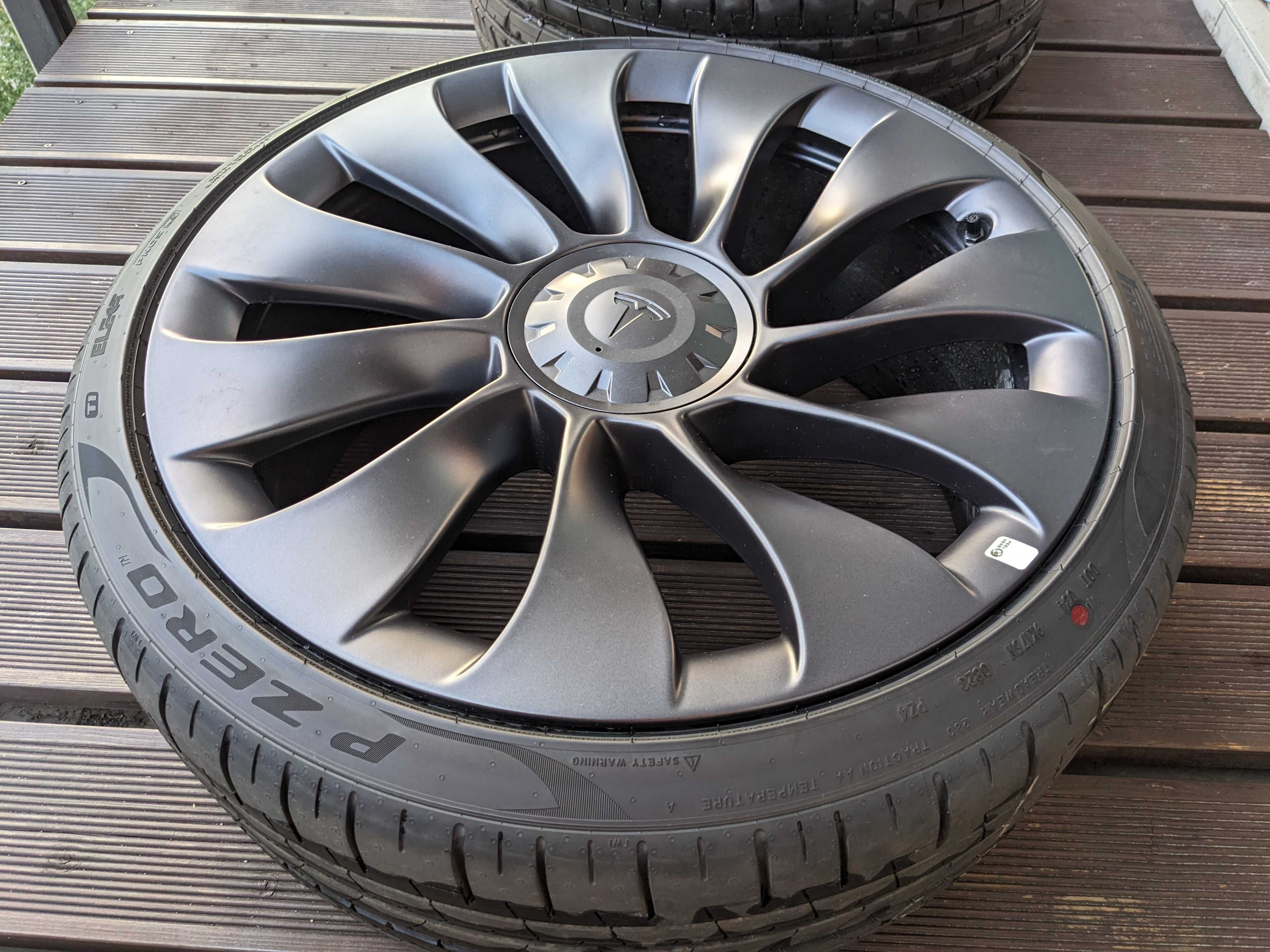 4 Koła Tesla Uberturbine 20" Pirelli P ZERO - nowe