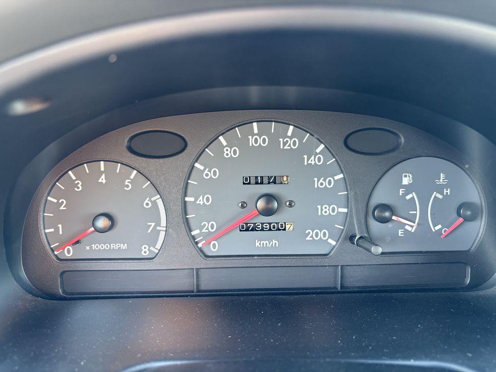 Hyundai accent 1.3 ( consome agua)