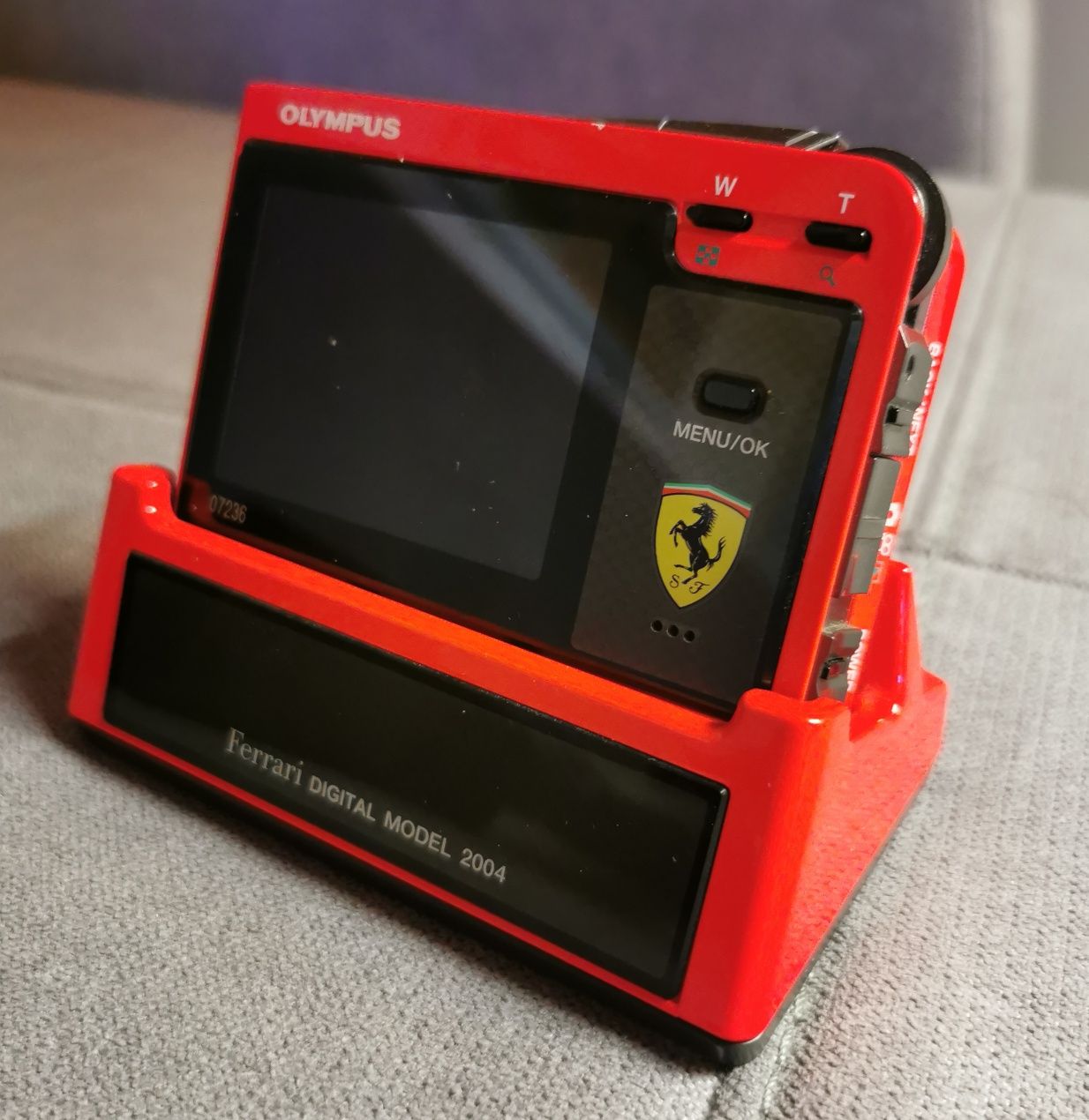 Olympus Ferrari DIGITAL MODEL 2004