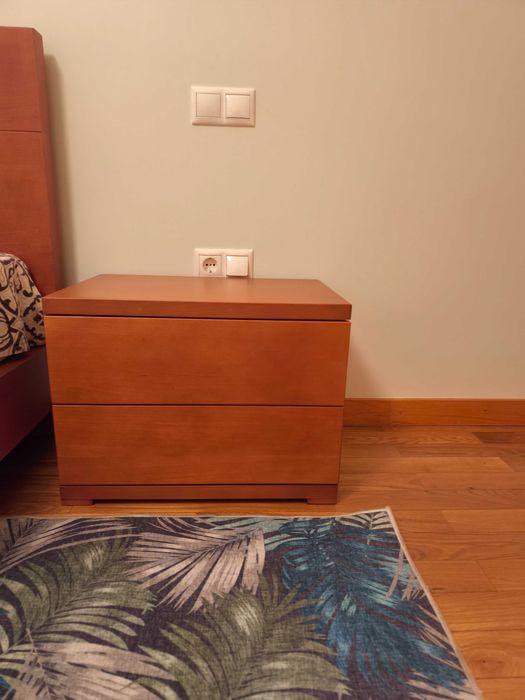 Cama e mesas de cabeceira