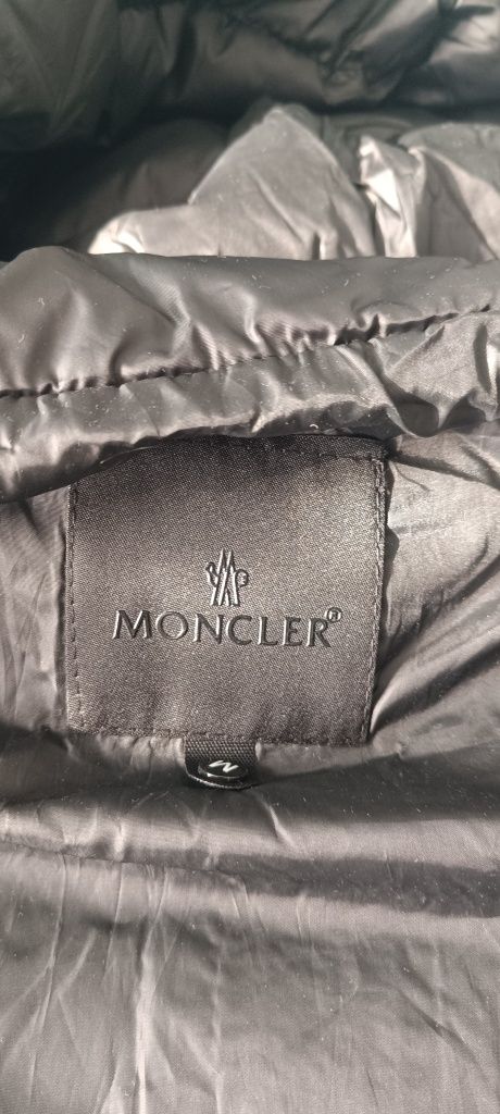 Kurtka markowa firmy MONCLER