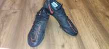 Używane korki profesjonalne Nike Phantom Gt Elite Fg roz. 42.5 pobrani