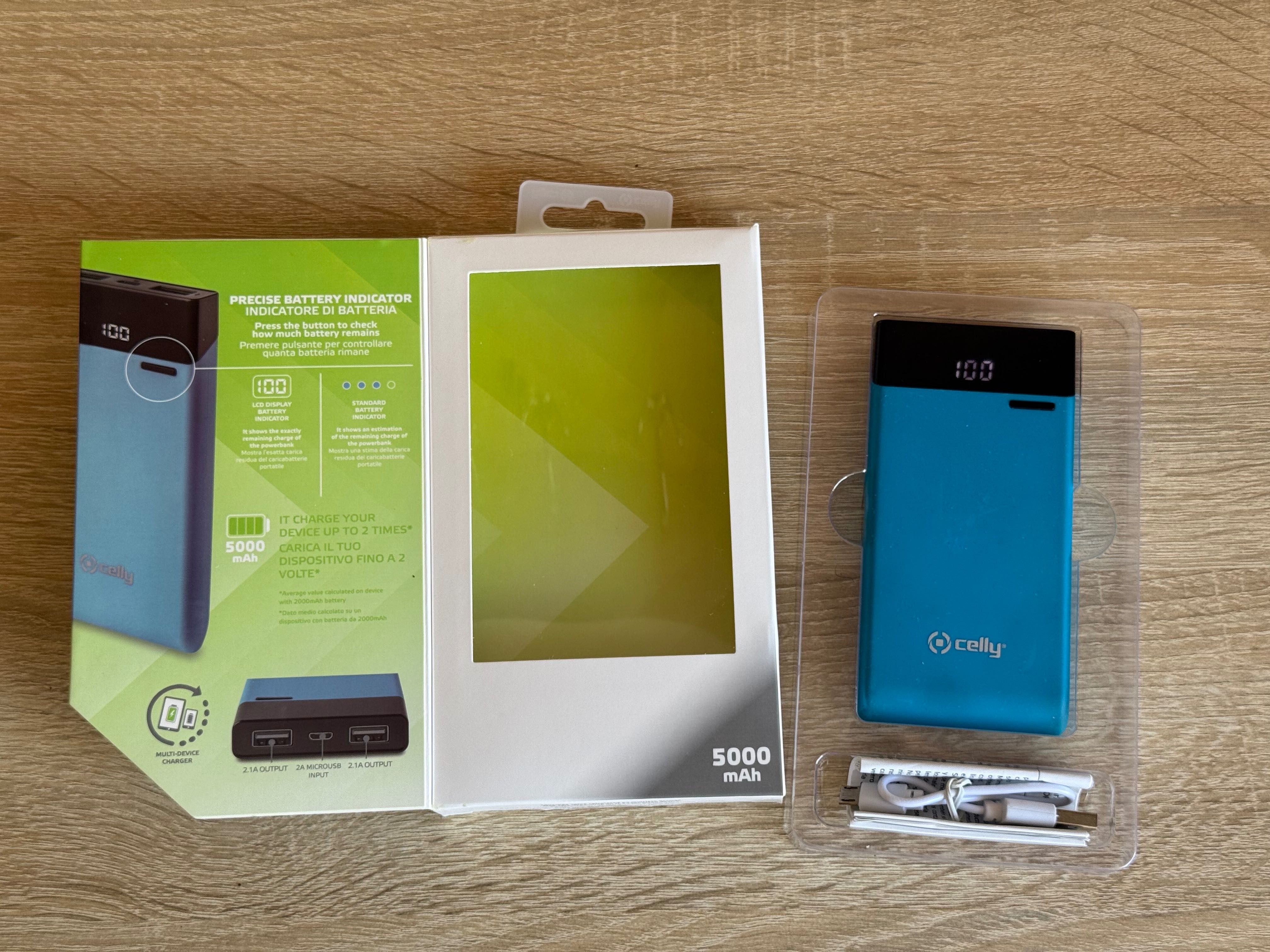 Niebieski Powerbank Celly 5000mAh 2x USB, 1x microUSB