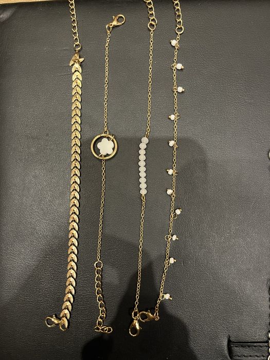 Conjunto pulseiras dourada / prateada