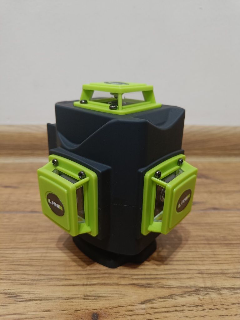 Laser 360 poziomica laserowa laser krzyżowy 2 baterie akcesoria walizk