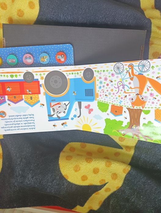 Książka interaktywna Maszyny i pojazdy z dźwiękami