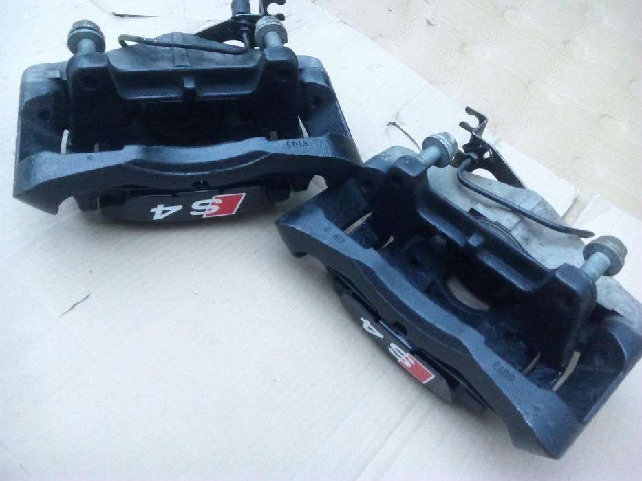 Audi A4 S4 B6 B7 zaciski hamulcowe przód