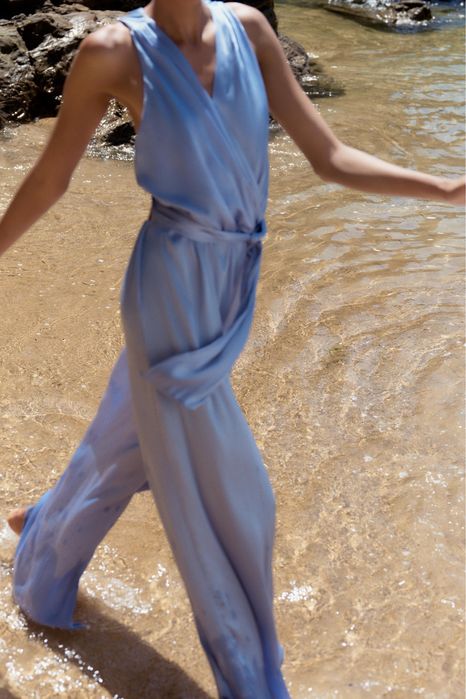 Атласний комбінезон із жатим ефектом