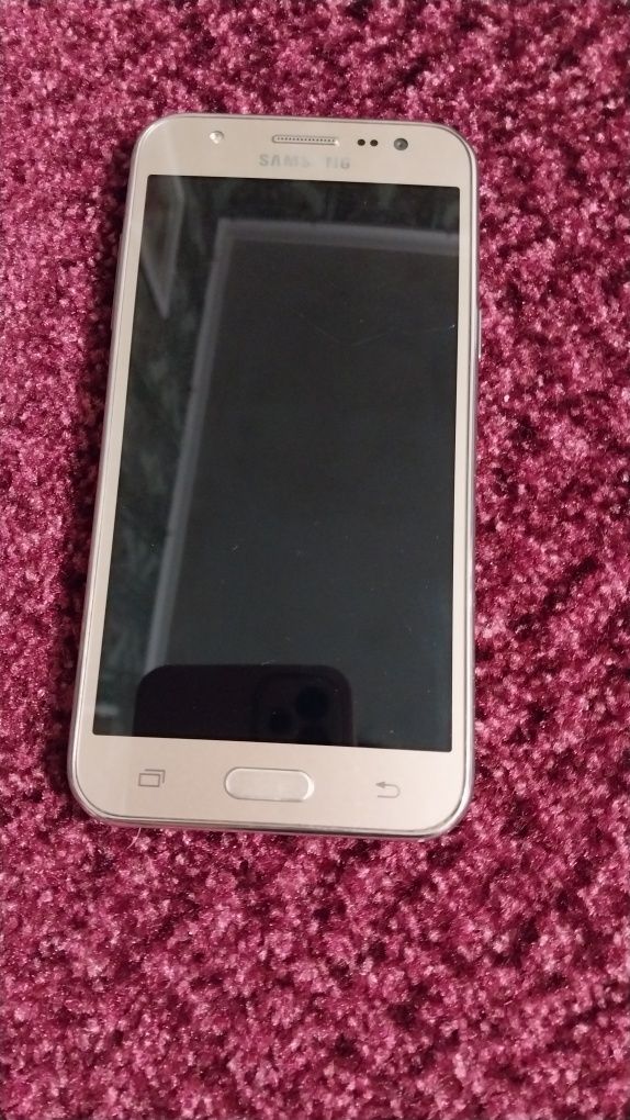 Телефон Samsung j5