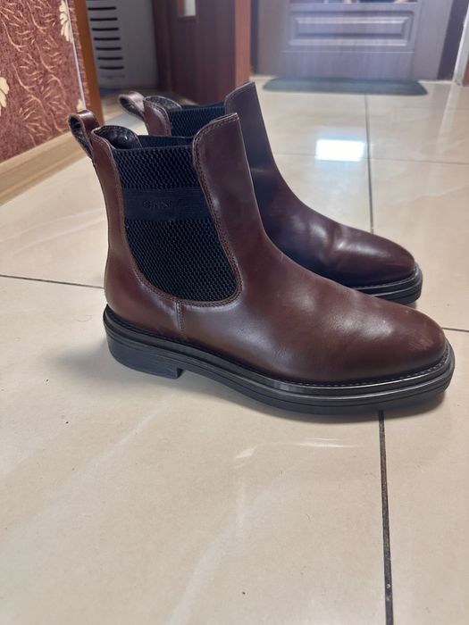 Челсі GANT черевики на осінь в майже ідеальному стані !