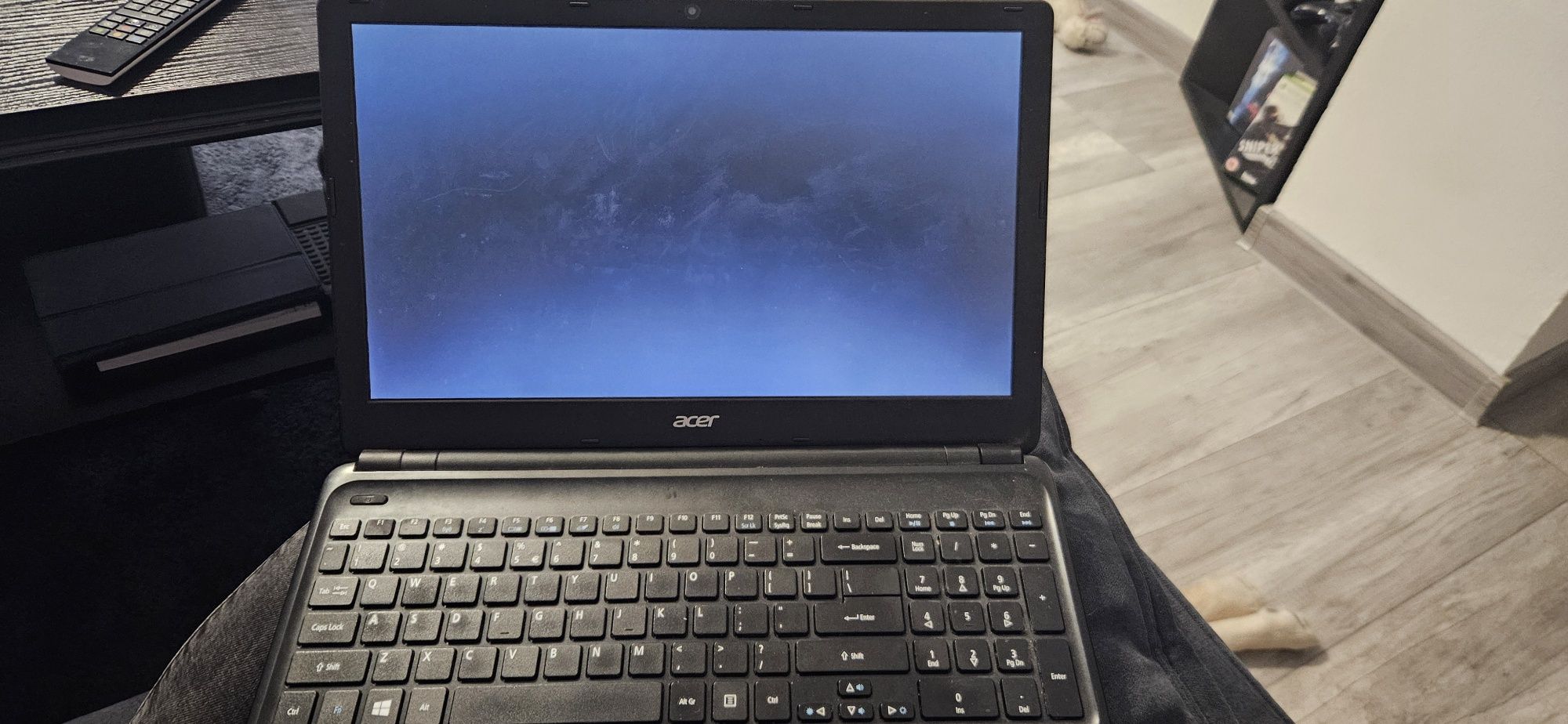 Laptop Acer E 1 system Windows 10
