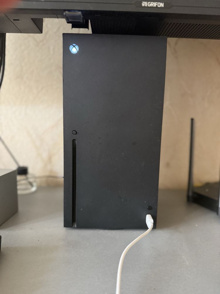 Xbox X + 2геймпада+500 игр+ 3 месяца гарантии