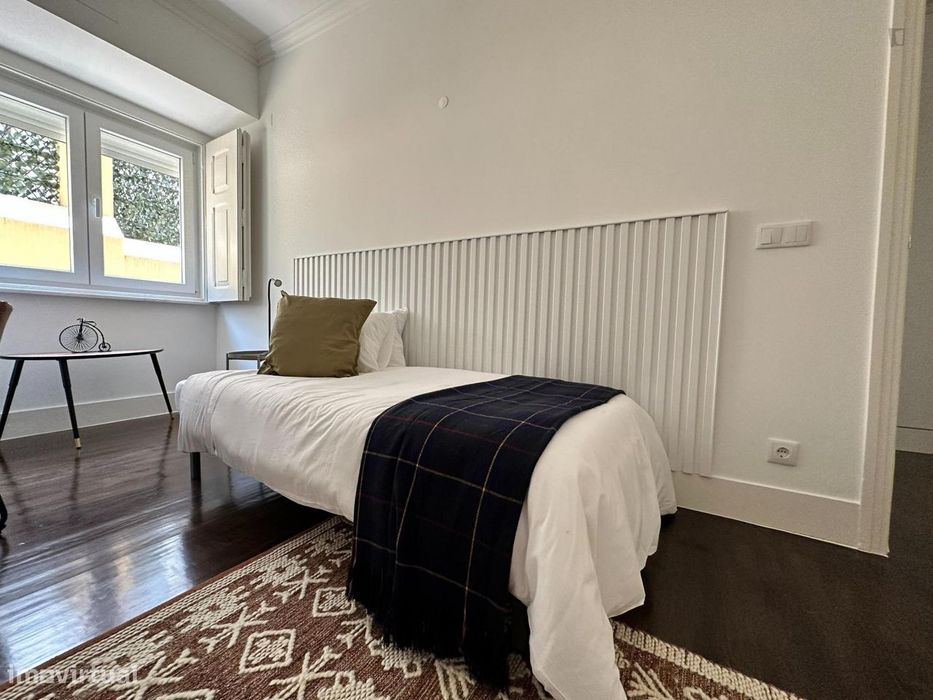 602086 - Quarto com cama de solteiro em...