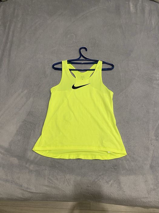 Жіноча майка Nike Pro Dri-FIT