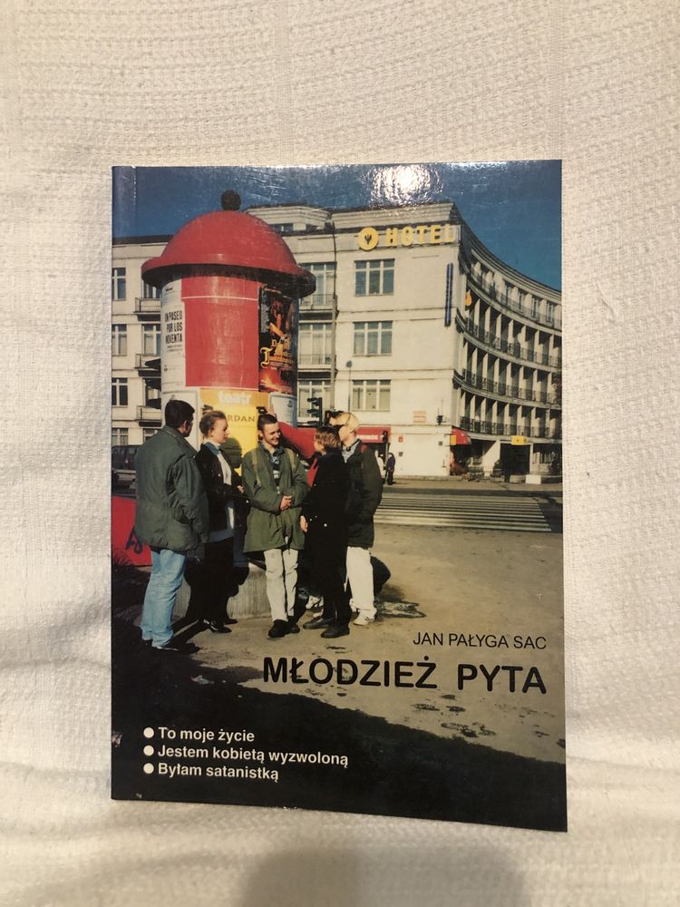 Książka Młodzież pyta Jan Pałyga