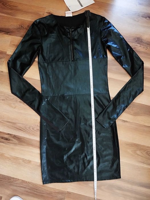 lateksowa sukienka z długim rękawem dopasowana mini goth alternative s