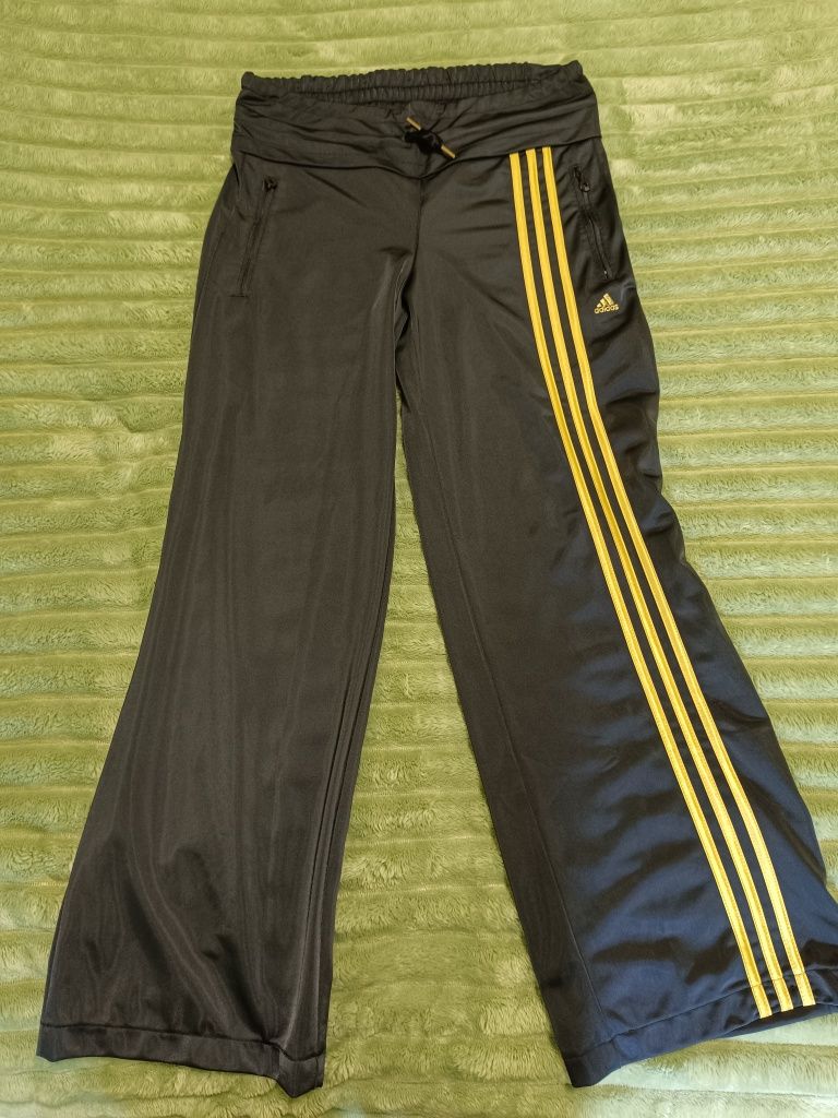 Новий спортивний костюм Adidas