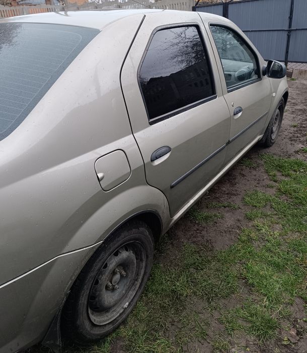 Рено логан 2011р