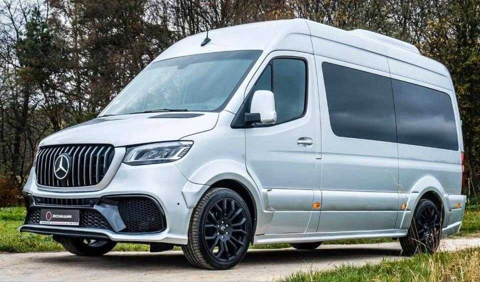 Решетка радиатора Mercedes Sprinter W907 (18-22) тюнинг стиль GT