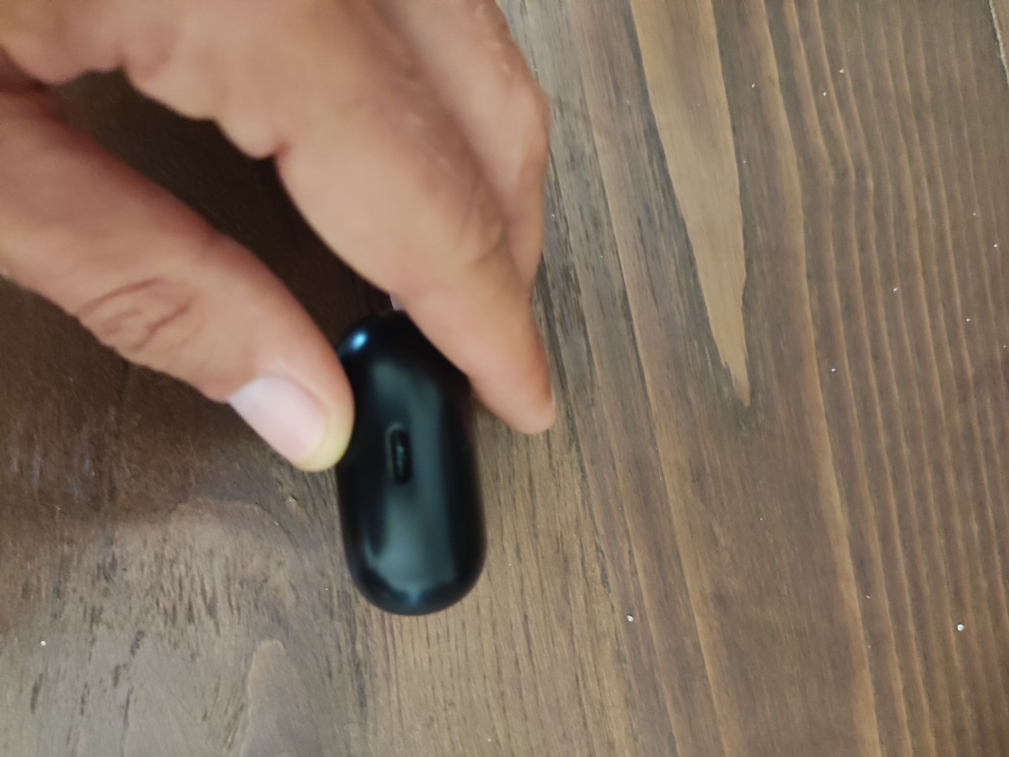 Huawei FreeBuds SE 2, pouco usados e com cabo de carregamento