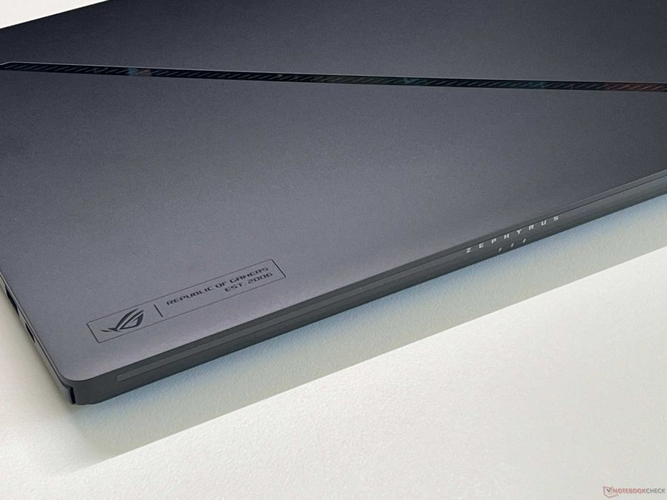RTX 5080 16GB TURBO/64gb/AI 9 HX 370  - ASUS ROG Zephyrus G14 GA403WW