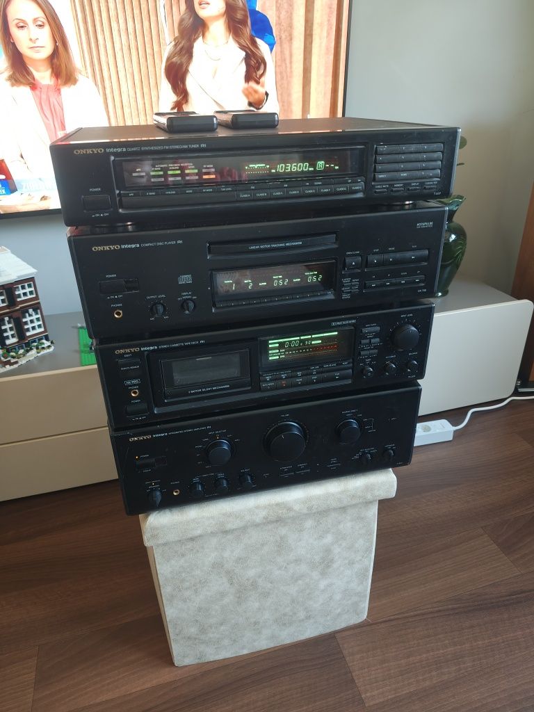Onkyo Integra A807, Onkyo TA205, Onkyo DX 706, Onkyo T407 piloty