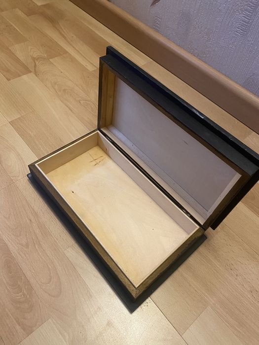 Skrzynka drewniana z reliefem „Grunwald 1410”