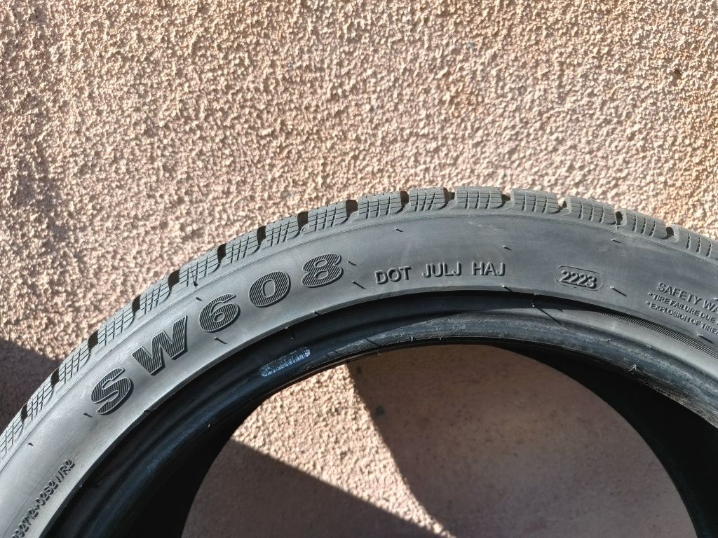 Sprzedam opony zimowe trazano 225/45R18 w stanie jak nowy!