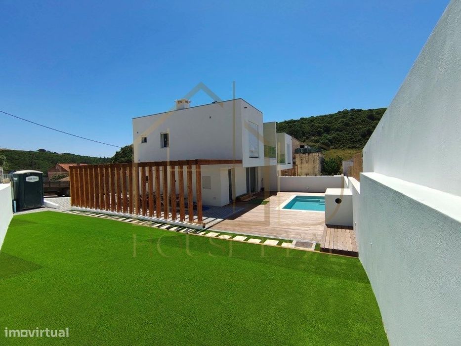 Deslumbrantes Moradias Prontas T3 com Pérgola. Sesimbra