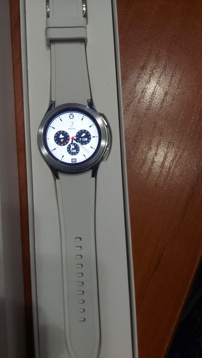 Smartwatch Samsung galaxy watch 4 classic.