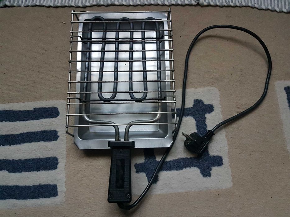 2 Grelhadores eléctricos - 1 Novo e 1 em otimo estado