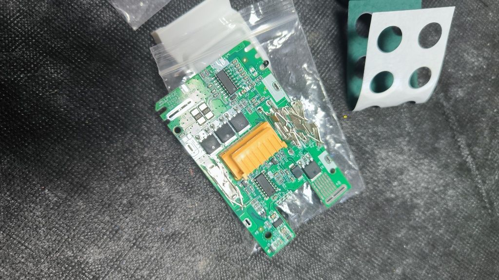 Корпус bl1830 bl1860 Makita