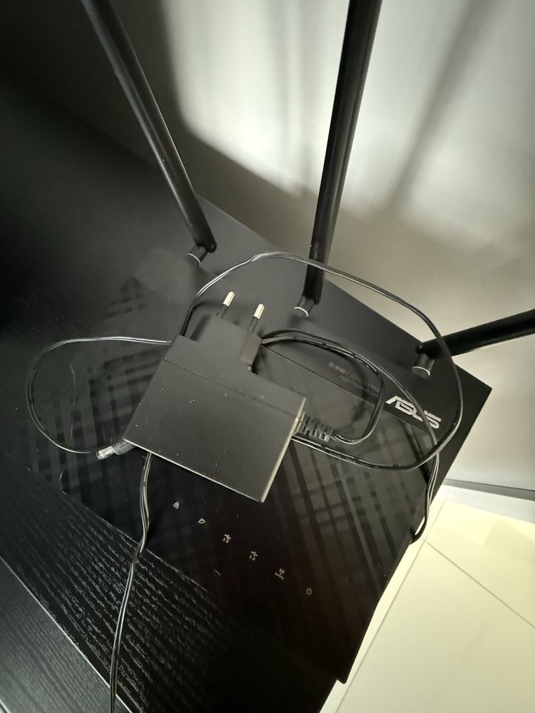 Router ASUS RT-N18U