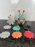 Figurki z masy cukrowej na tort Roboty