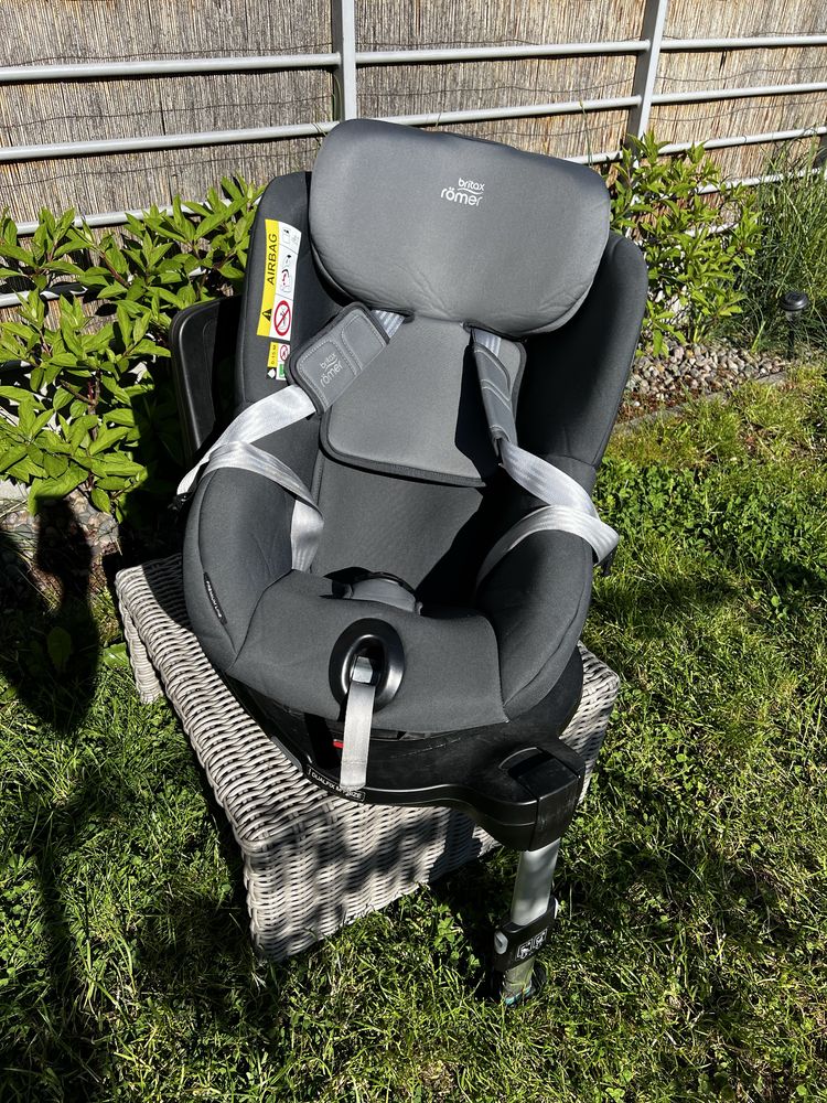 Obrotowy fotelik samochodowy Britax Römer DUALFIX M i-SIZE 18kg 105cm