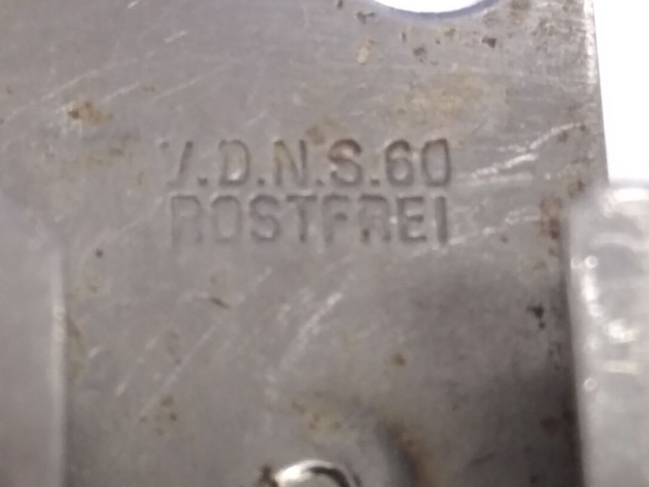 Otwieracz wojskowy konserw kapsli Bundeswehra V.D.N.S. 60