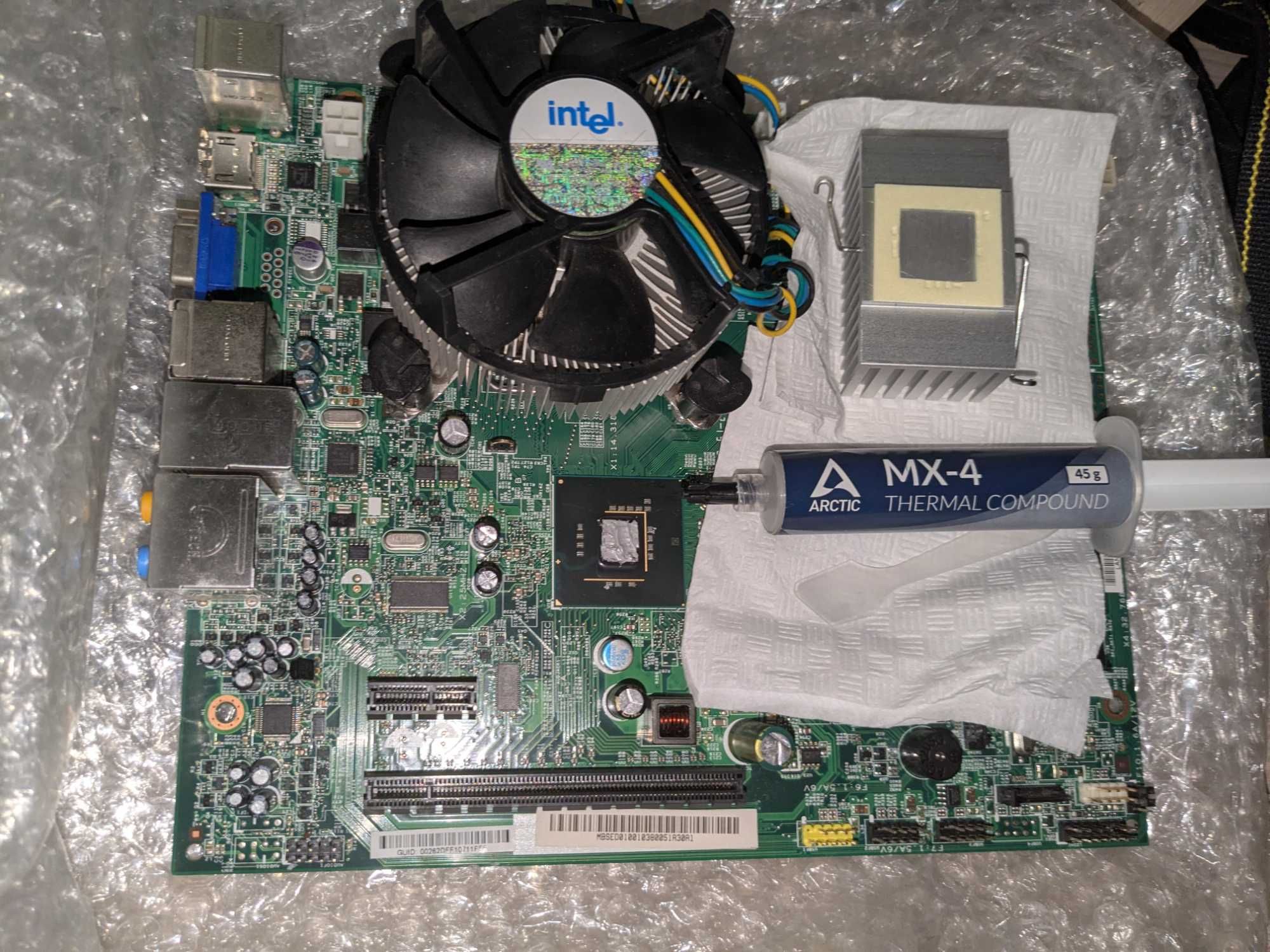 Acer DIG43L 4xDDR3 НЮАНС + Pentium E5500