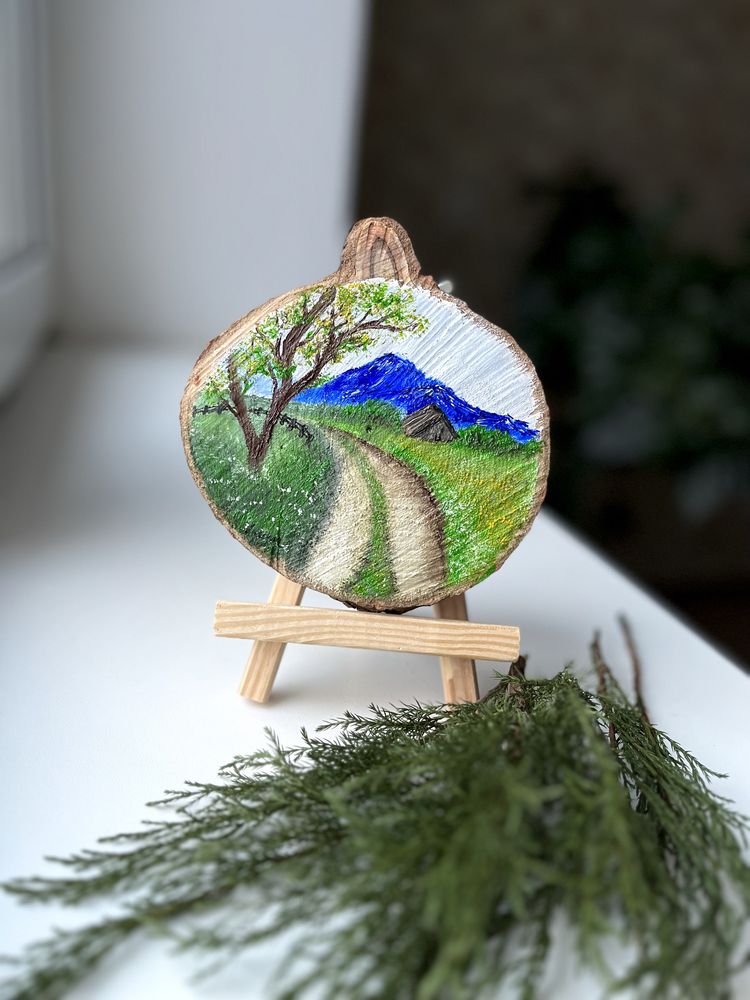 Картина олійними фарбами на зрізі дерева «Гірський пейзаж»