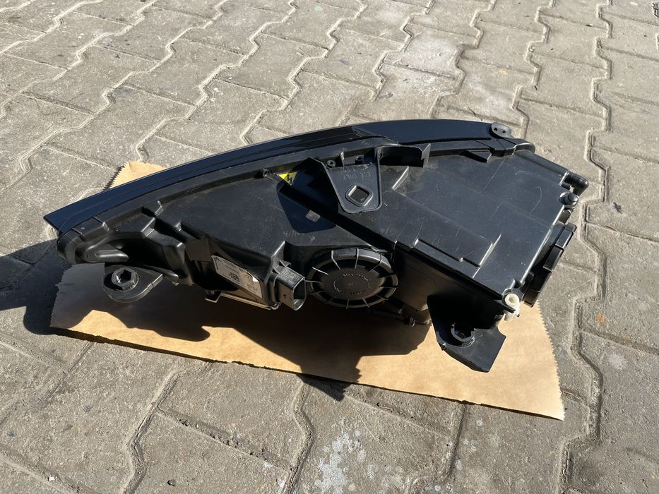 Lampa prawa reflektor Audi A3 S3 8V xenon led USA 8V0.941.006B