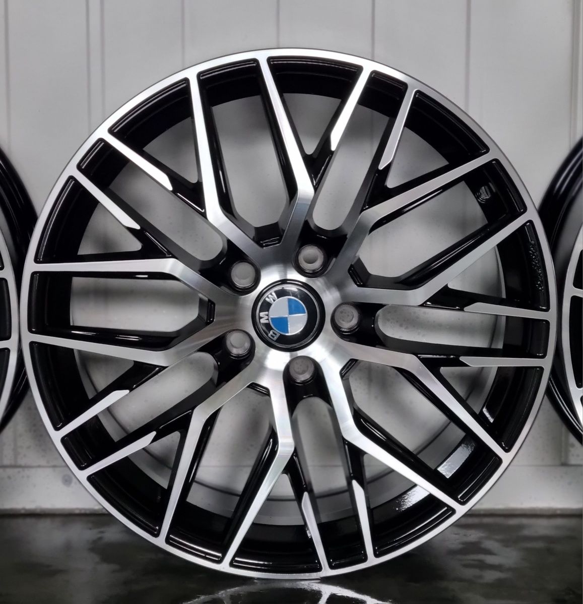 5x112 18 BMW Alufelgi G20 G30 G11 G12 G01 G02 G03 X3 X4 X5
G02 G05 401